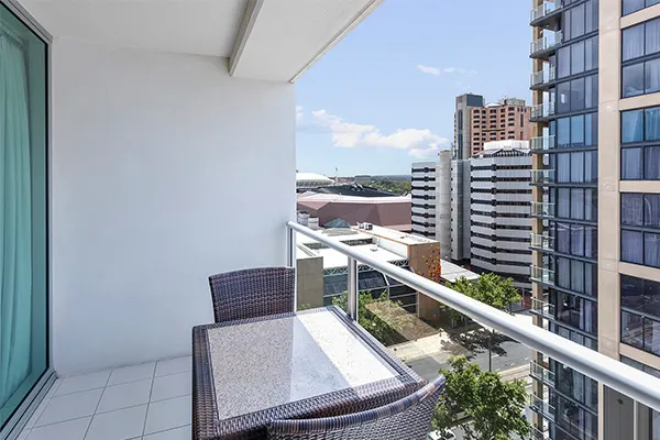 oaks-embassy-1-bedroom-deluxe-balcony-detail-600x400