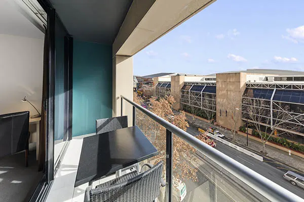oaks-horizons-1-bedroom-deluxe-balcony